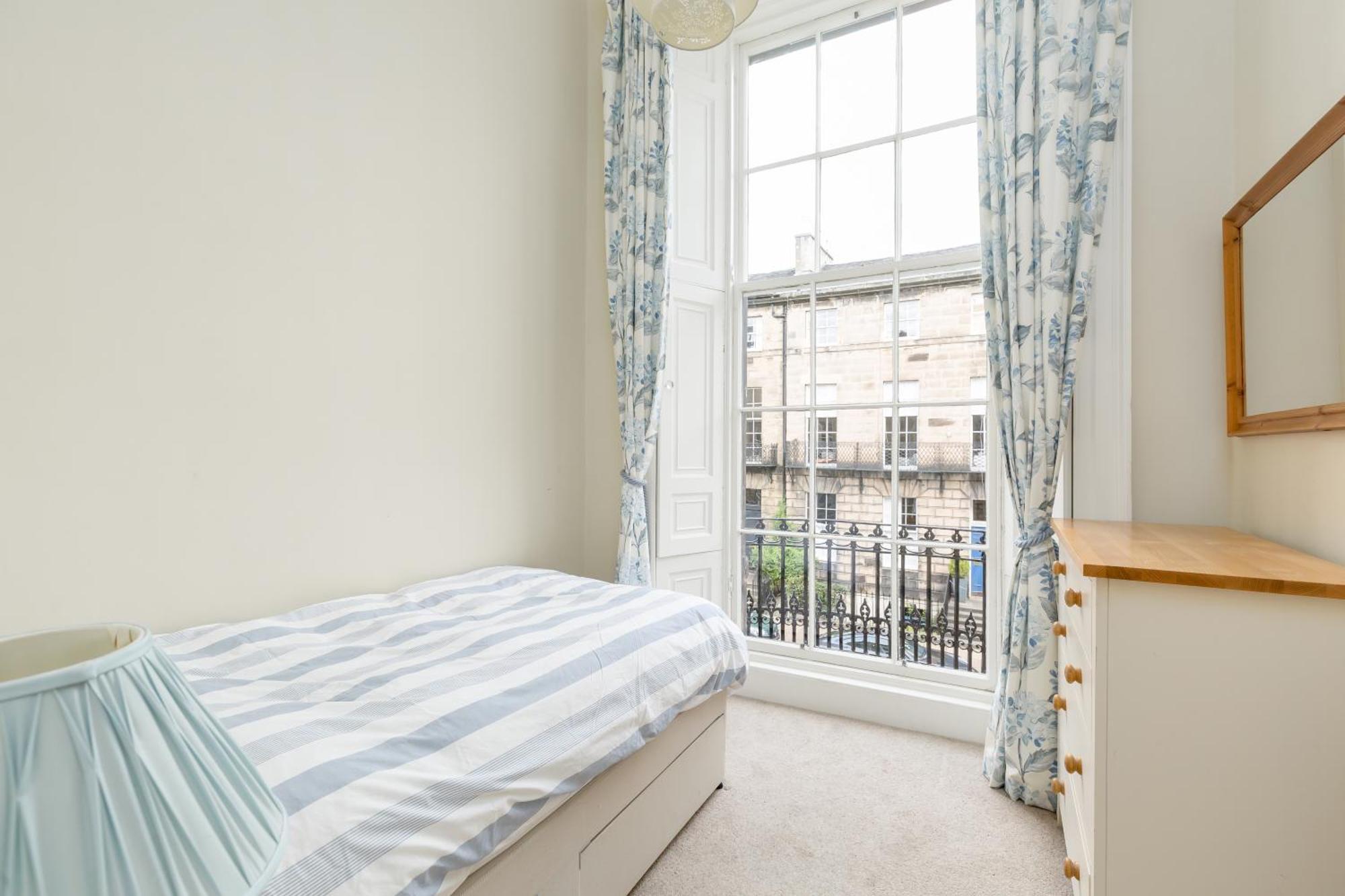 Light And Spacious 2 Bedroom Flat In Heart Of EDI Kültér fotó