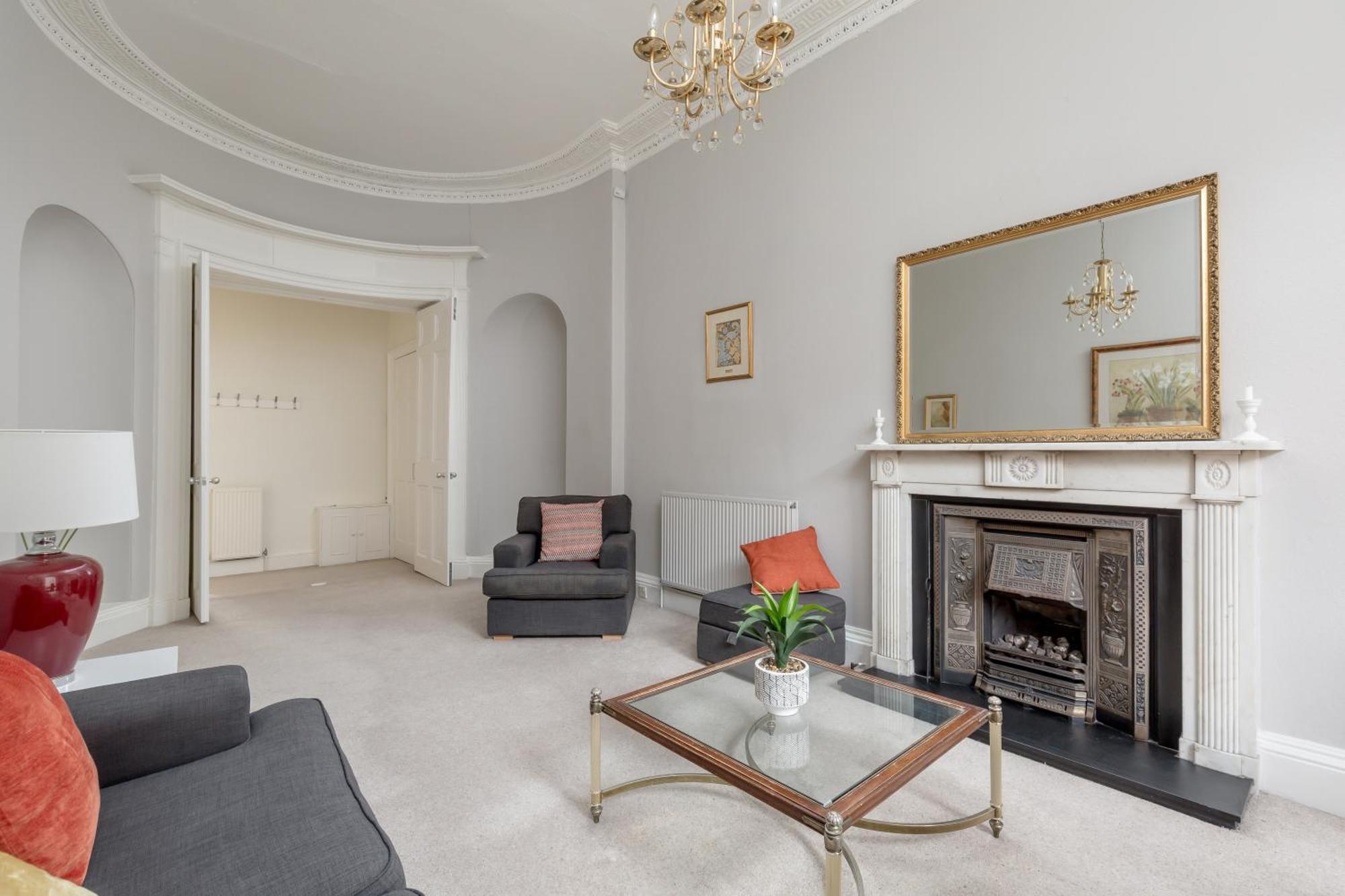 Light And Spacious 2 Bedroom Flat In Heart Of EDI Kültér fotó