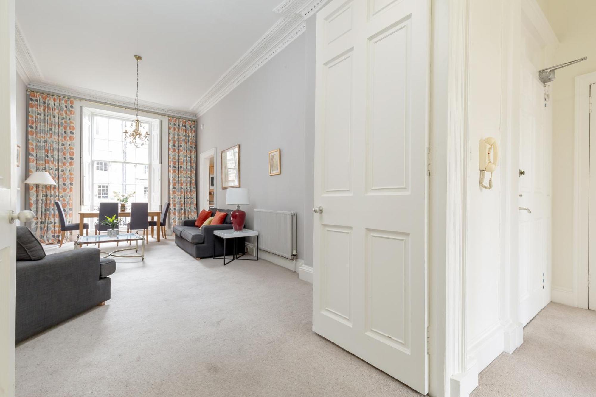 Light And Spacious 2 Bedroom Flat In Heart Of EDI Kültér fotó